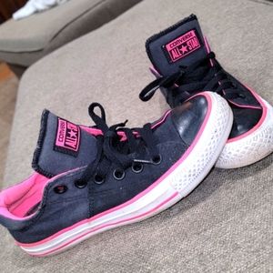 Womens pink and black Converse!